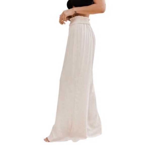 Pink Lily- “Stolen Kiss” Taupe Linen Beach Pants - Picture 3 of 6